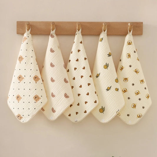 Newborn Drooling Bib Gauze Handkerchief Bib Organic Cotton Soft and Absorbent Baby Scarf Cute Cartoon Bear Print Towels