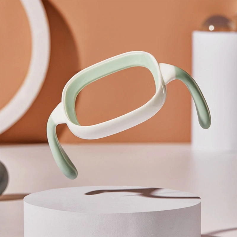 Square Handle Feeding Bottle Grip – Lightweight Easy-Grasp Design for Baby Bottles (6+ Months)